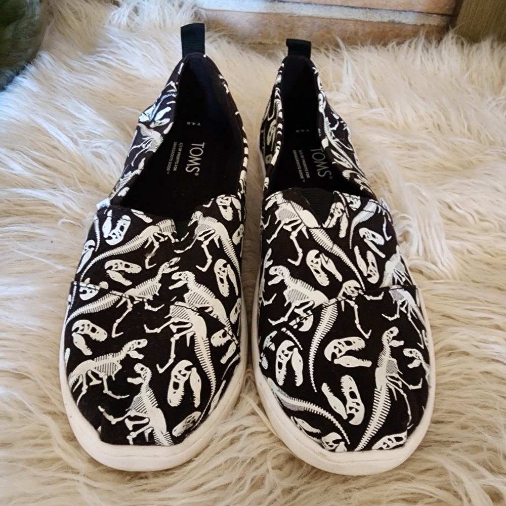 Toms Glow In The Dark Dinosaur Print Canvas Slip On Flats Size UK 3.5